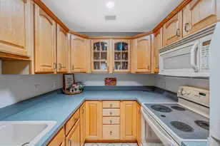 855 Skyline Dr, Coram, NY 11727 - Photo 12