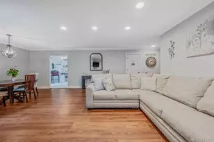 855 Skyline Dr, Coram, NY 11727 - Photo 8