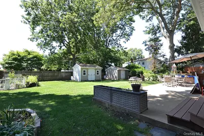 82 Stahley Street, Brentwood, NY 11717 - Photo 18