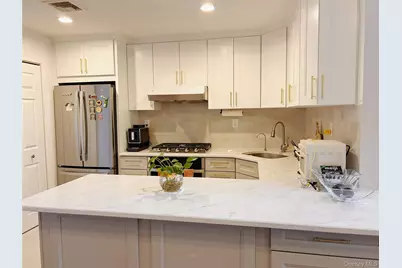 24232 Oak Park Drive #106B, Little Neck, NY 11362 - Photo 6
