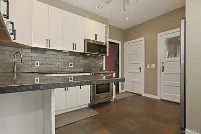 991 Cottage Place, Baldwin, NY 11510 - Photo 14