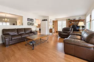 7 Sterling Dr, Lake Grove, NY 11755 - Photo 4