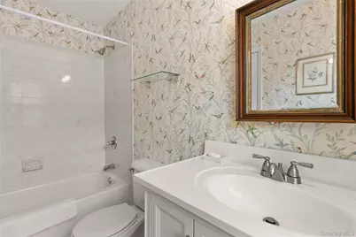 31 Joyces Way, Bay Shore, NY 11706 - Photo 16