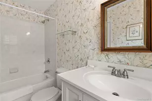 31 Joyces Way, Bay Shore, NY 11706 - Photo 16