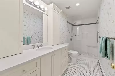 31 Joyces Way, Bay Shore, NY 11706 - Photo 8