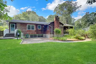 9 Pleasant Dr, East Setauket, NY 11733 - Photo 4