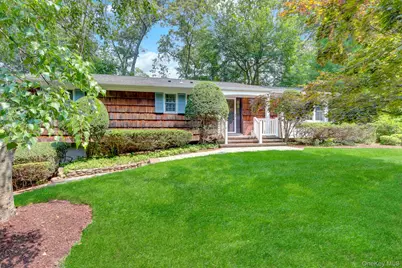 9 Pleasant Drive, East Setauket, NY 11733 - Photo 2