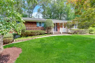 9 Pleasant Dr, East Setauket, NY 11733 - Photo 2