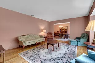 9 Pleasant Dr, East Setauket, NY 11733 - Photo 8
