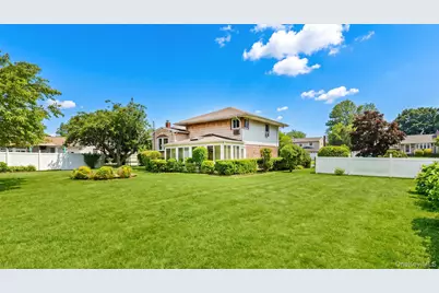 25 Whitebirch Lane, Commack, NY 11725 - Photo 18
