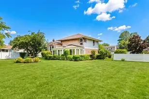 25 White Birch Ln, Commack, NY 11725 - Photo 18