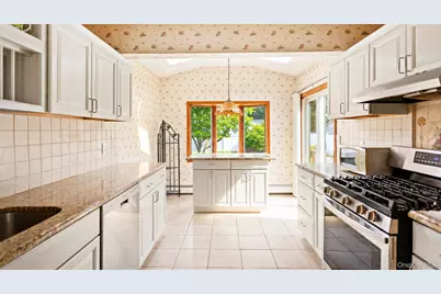 25 Whitebirch Lane, Commack, NY 11725 - Photo 6