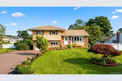25 Whitebirch Lane, Commack, NY 11725 - Photo 1