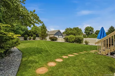 91 Macgregor Avenue, Roslyn Heights, NY 11577 - Photo 30
