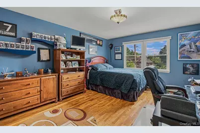 91 Macgregor Avenue, Roslyn Heights, NY 11577 - Photo 24