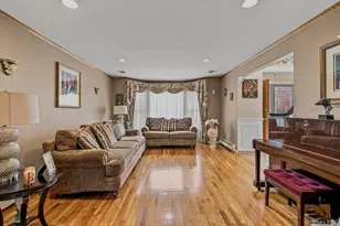 91 MacGregor Ave, Roslyn Heights, NY 11577 - Photo 10