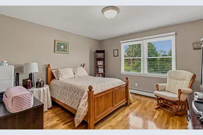 91 Macgregor Avenue, Roslyn Heights, NY 11577 - Photo 22
