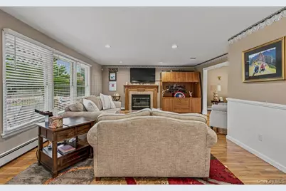 91 Macgregor Avenue, Roslyn Heights, NY 11577 - Photo 8