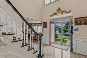 91 MacGregor Ave, Roslyn Heights, NY 11577 - Photo 4