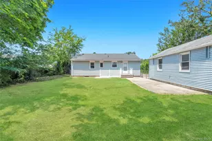 61 Herbert Cir, Patchogue, NY 11772 - Photo 4
