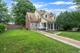 91 E Milton St, Freeport, NY 11520 - Photo 2