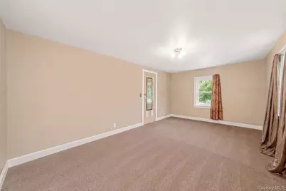 91 E Milton Street, Freeport, NY 11520 - Photo 18