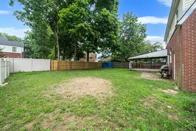 91 E Milton Street, Freeport, NY 11520 - Photo 10