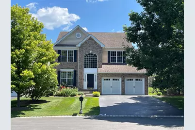 427 Vassar Place, Fishkill, NY 12524 - Photo 2