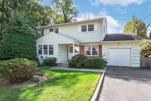 7 Locust St, Glen Head, NY 11545 - Photo 8