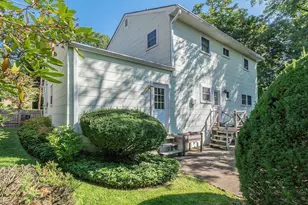 7 Locust St, Glen Head, NY 11545 - Photo 10