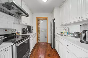 100 Memphis Ave, Floral Park, NY 11001 - Photo 10