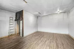 100 Memphis Ave, Floral Park, NY 11001 - Photo 16