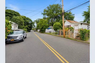 1202 Harding Park, Bronx, NY 10473 - Photo 4