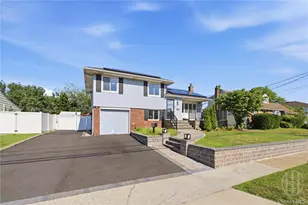 140 Intervale Ave, Farmingdale, NY 11735 - Photo 2
