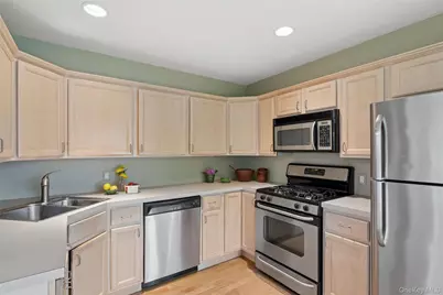 46 Summerfield Lane N, Aquebogue, NY 11901 - Photo 12