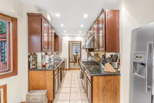 254 E Argyle St, Valley Stream, NY 11580 - Photo 8