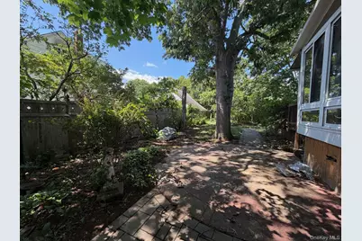 1067 N New York Drive, Massapequa, NY 11758 - Photo 24