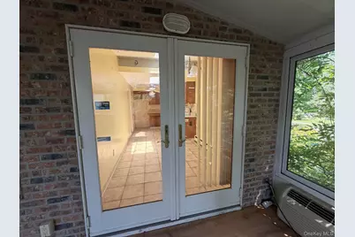 1067 N New York Drive, Massapequa, NY 11758 - Photo 6
