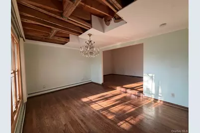 1067 N New York Drive, Massapequa, NY 11758 - Photo 12