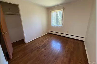 1067 N New York Drive, Massapequa, NY 11758 - Photo 18