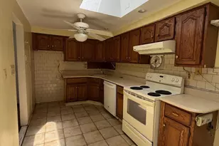 1067 N New York Dr, Massapequa, NY 11758 - Photo 20