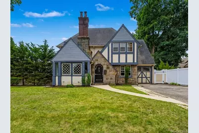 3980 Park Avenue, Seaford, NY 11783 - Photo 2