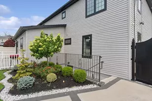 858 Prescott St, Valley Stream, NY 11580 - Photo 22