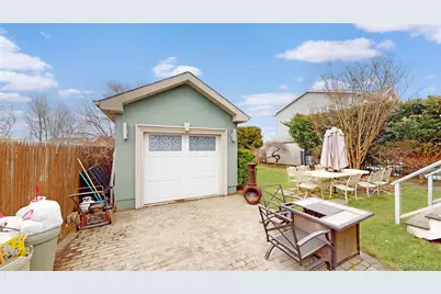 145 Kingston Boulevard, Island Park, NY 11558 - Photo 10