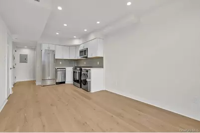 2525 31st Avenue #7A, Astoria, NY 11106 - Photo 8