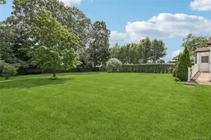 62 Sharp St, Patchogue, NY 11772 - Photo 16
