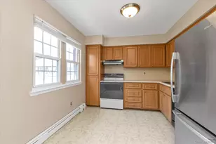 25 Springwood Dr, North Babylon, NY 11703 - Photo 4