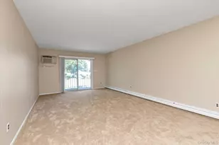 25 Springwood Dr, North Babylon, NY 11703 - Photo 6