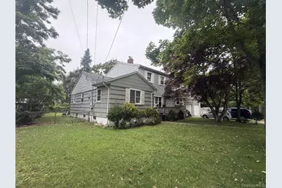 8 Windus Drive, Shirley, NY 11967 - Photo 6