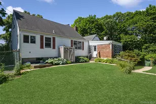 199 N Country Rd, Port Jefferson, NY 11777 - Photo 38